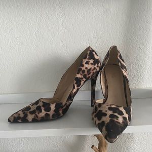 Animal print stilettos pump heels 8.5
